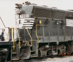 NS 7000 displays its SD45-like radiators